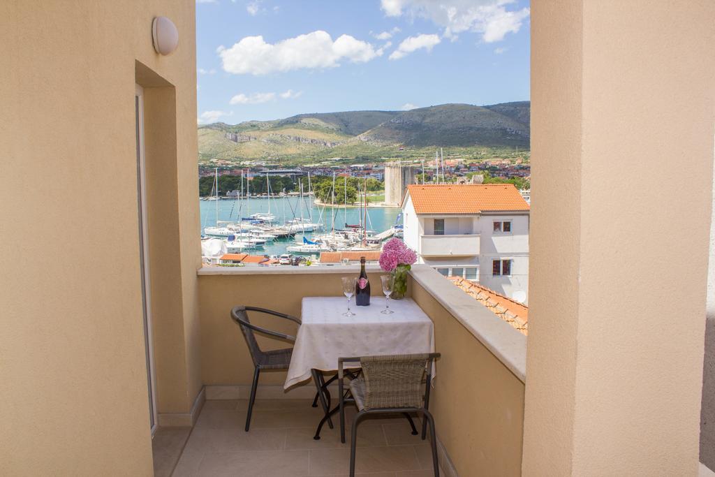 Apartments Maria Trogir Kültér fotó