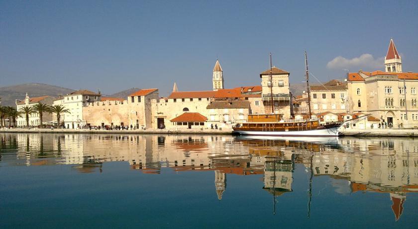 Apartments Maria Trogir Kültér fotó